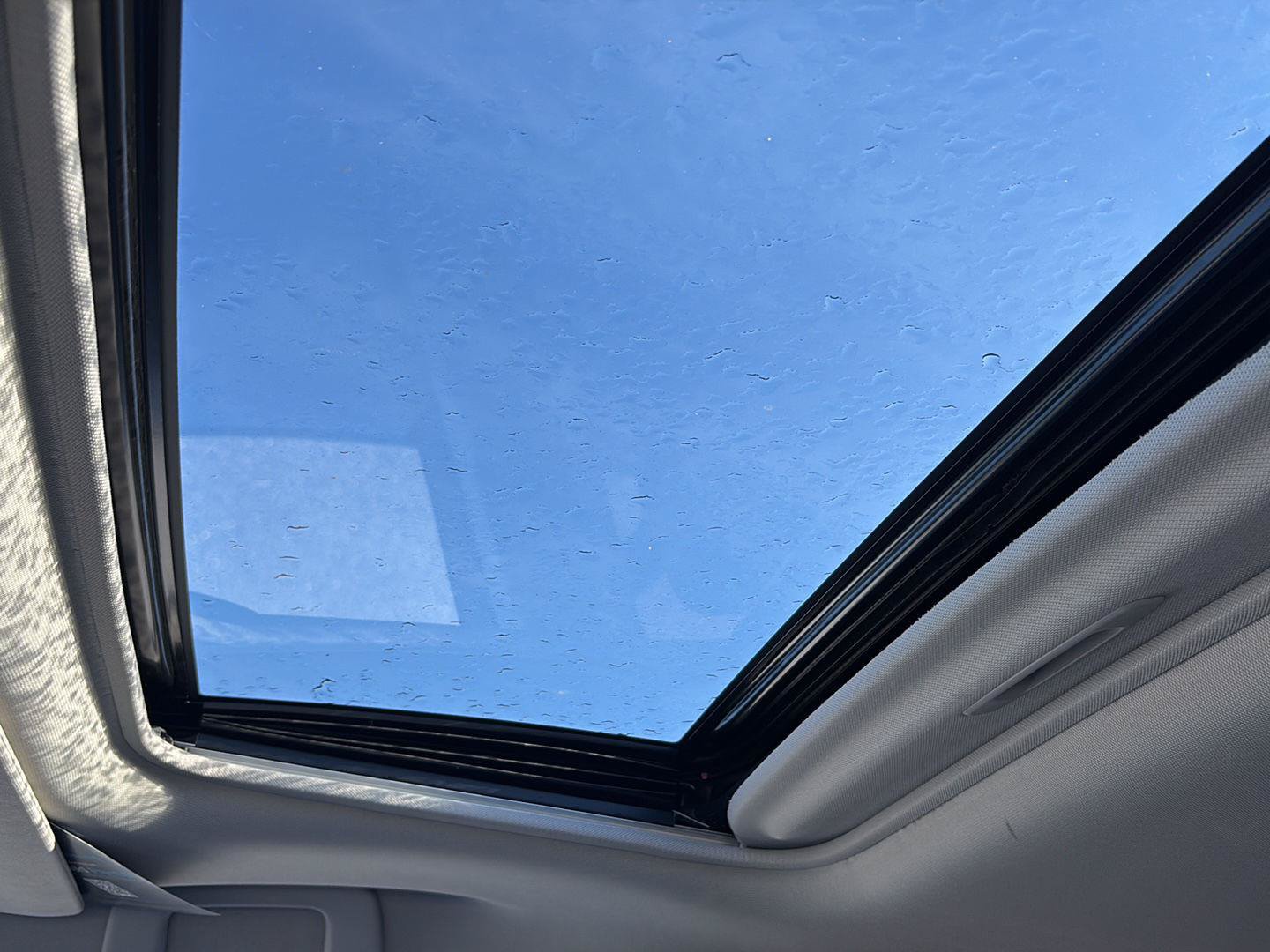 Used 2023 Toyota Sienna XLE FWD image 28