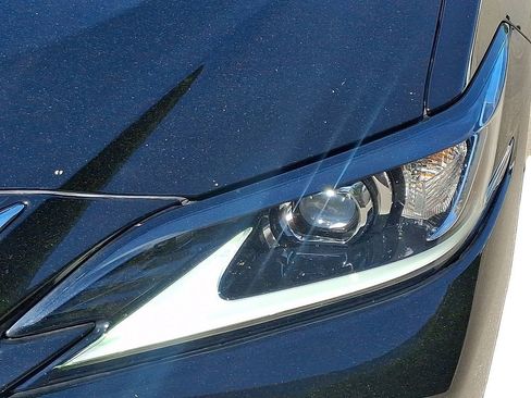 Used 2023 Lexus ES 250 w/ Premium Package AWD/4WD image 11