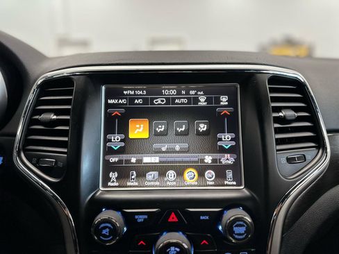 Used 2015 Jeep Grand Cherokee Altitude AWD/4WD image 19