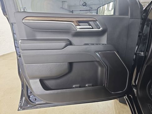Used 2023 Chevrolet Silverado 1500 RST AWD/4WD image 32