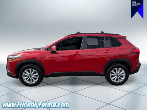 Used 2024 Toyota Corolla Cross LE w/ Moonroof Package FWD image 4