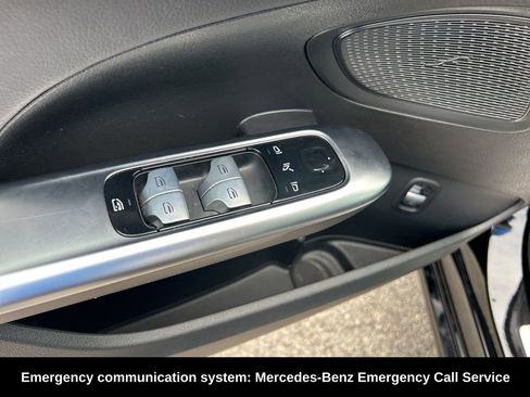 Used 2025 Mercedes-Benz C 300 Sedan image 34