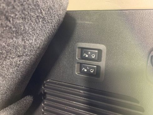 Used 2020 Nissan Armada SL image 43