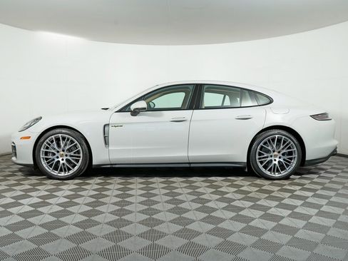 Used 2023 Porsche Panamera 4 Platinum Edition image 2