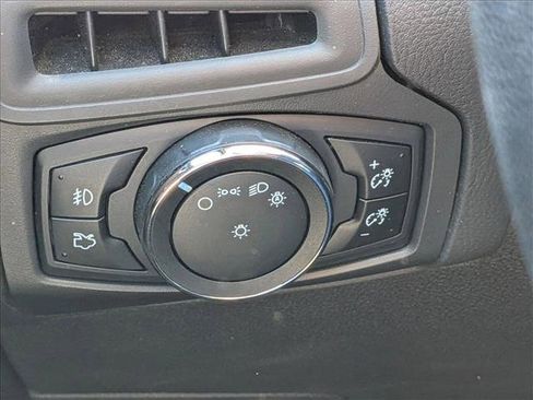 Used 2014 Ford Focus SE w/ SE Sport Package image 11