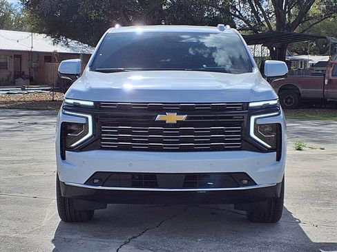 New 2026 Chevrolet Suburban High Country image 2