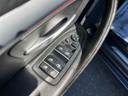 Used 2018 BMW 330i Gran Turismo xDrive image 16