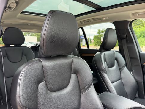 Certified 2023 Volvo XC90 B6 Plus AWD/4WD image 11