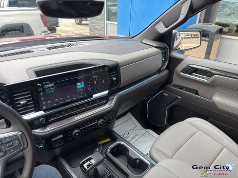 Used 2024 Chevrolet Silverado 1500 LTZ w/ LTZ Premium Package AWD/4WD image 18