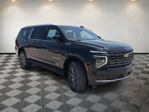 New 2026 Chevrolet Suburban High Country AWD/4WD image 3