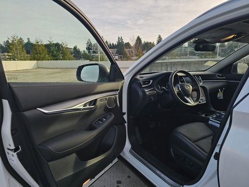 New 2025 INFINITI QX50 Luxe image 22