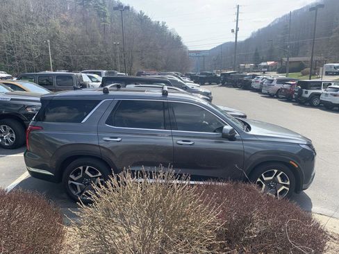 Used 2024 Hyundai Palisade Limited image 7