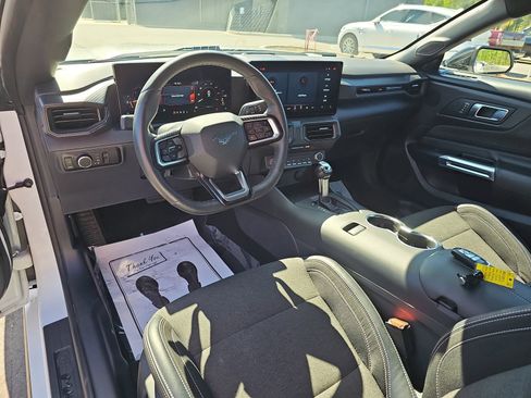 Used 2024 Ford Mustang Coupe image 17