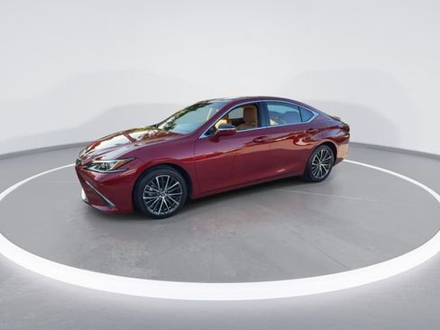 Used 2025 Lexus ES 300h w/ Premium Package FWD image 4