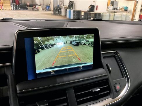 Used 2023 Chevrolet Suburban Premier image 20