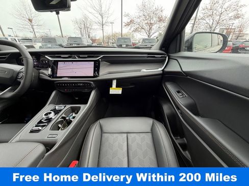 New 2026 Jeep Cherokee Overland image 13