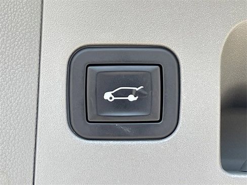 Used 2018 Cadillac XT5 Luxury w/ Driver Awareness Package image 30