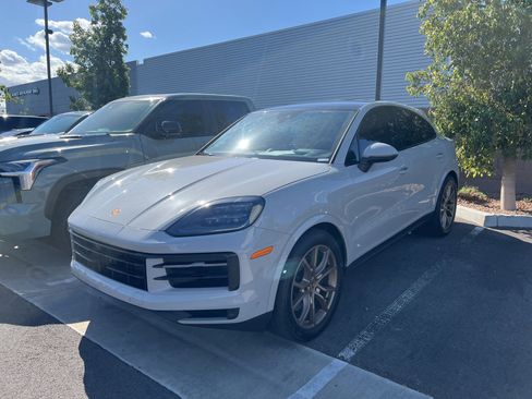Used 2025 Porsche Cayenne Coupe AWD/4WD image 1