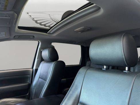 Used 2018 Toyota Sequoia TRD Sport AWD/4WD image 9