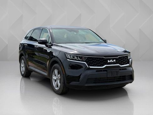 Used 2023 Kia Sorento LX FWD image 3