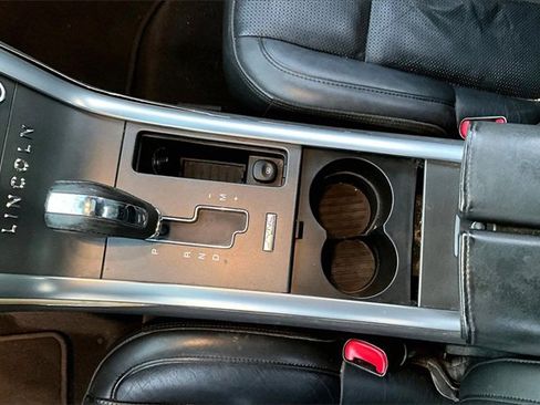 Used 2009 Lincoln MKS image 18