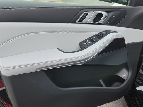 New 2026 BMW X5 xDrive50e image 8