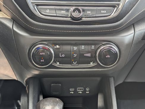 Used 2021 Chevrolet TrailBlazer ACTIV w/ Sun and Liftgate Package FWD image 23