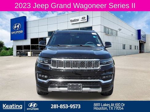 Used 2023 Jeep Grand Wagoneer Series II w/ Premium Group II AWD/4WD image 2