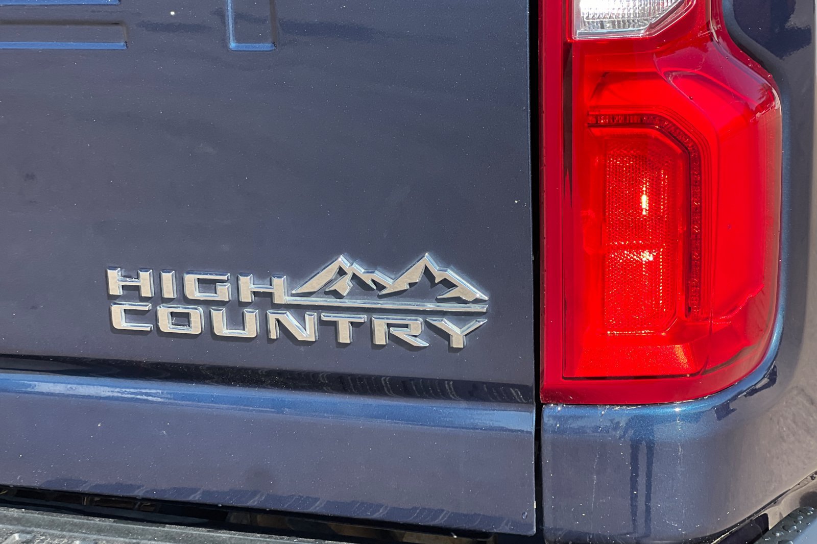 Used 2021 Chevrolet Silverado 2500 High Country w/ Z71 Off-Road Package AWD/4WD image 23