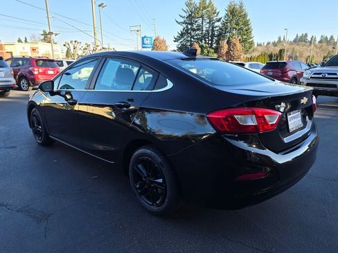 Used 2017 Chevrolet Cruze LT w/ Convenience Package image 19