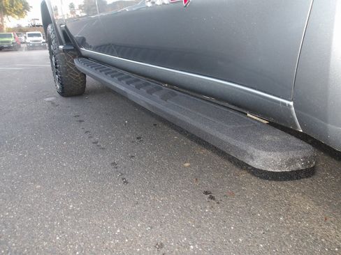 Used 2024 GMC Sierra 2500 AT4 image 11