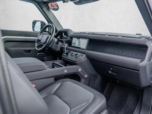 Used 2023 Land Rover Defender 90 X-Dynamic SE image 27