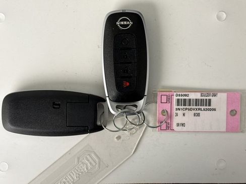 Used 2024 Nissan Kicks SR w/ SR Premium Package FWD image 10