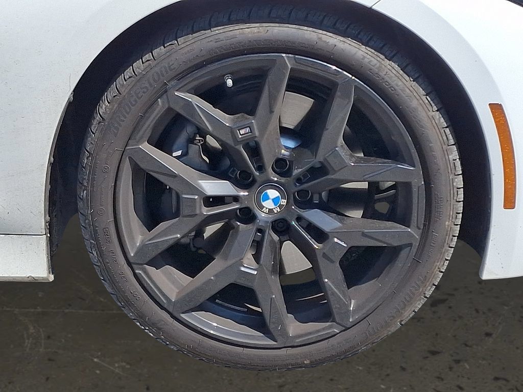 Used 2026 BMW X7 xDrive40i w/ M Sport Package AWD/4WD image 9