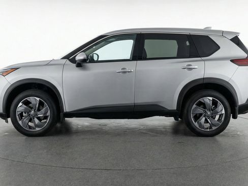 Used 2025 Nissan Rogue SV FWD image 5