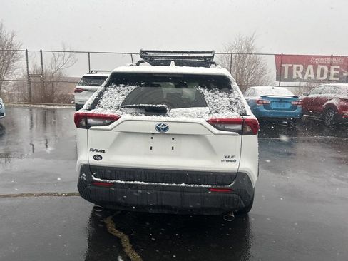 Used 2021 Toyota RAV4 XLE w/ Convenience Package image 5