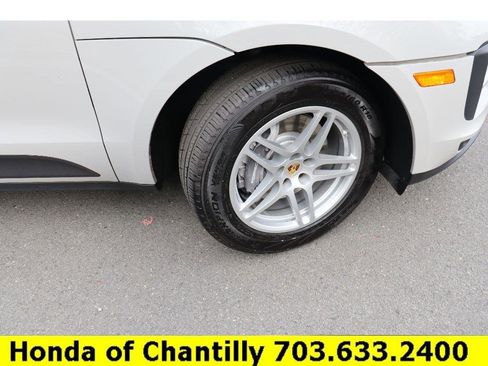 Used 2021 Porsche Macan Base image 32