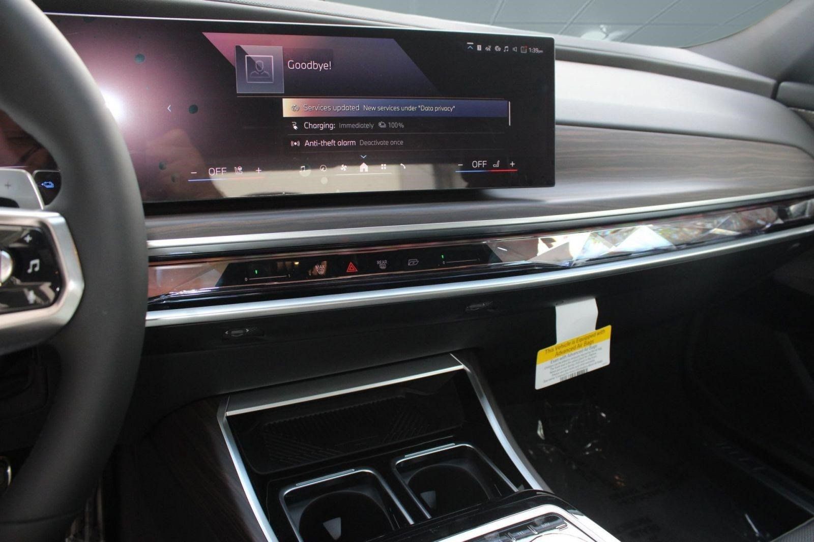Used 2026 BMW 750e xDrive AWD/4WD image 17