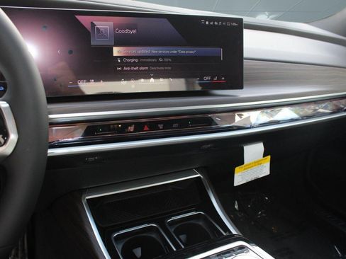 Used 2026 BMW 750e xDrive AWD/4WD image 17