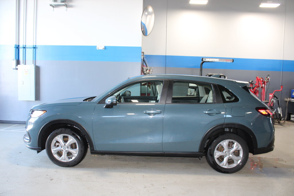 Used 2024 Honda HR-V LX image 9