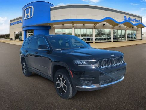 Used 2024 Jeep Grand Cherokee L Limited w/ Luxury Tech Group II image 2