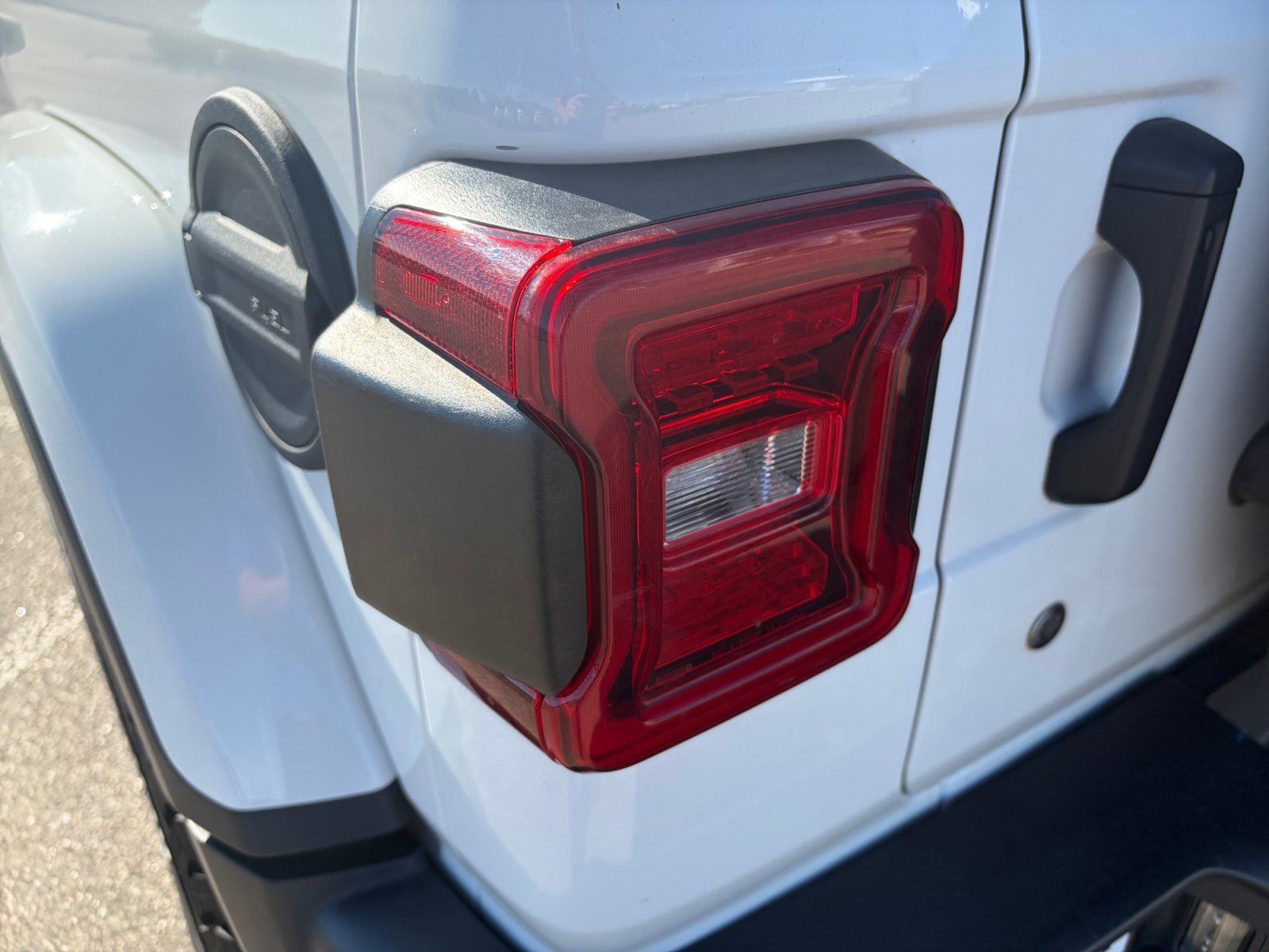 Used 2019 Jeep Wrangler Unlimited Sahara w/ Quick Order Package 24M Moab AWD/4WD image 28