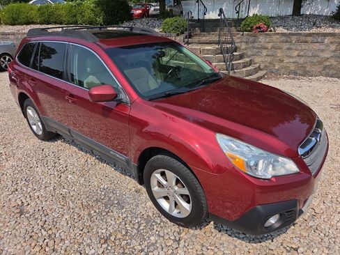 Used 2014 Subaru Outback 2.5i Limited w/ Moonroof Package AWD/4WD image 9