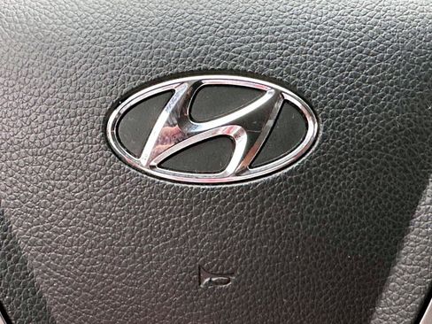 Used 2017 Hyundai Santa Fe Sport FWD image 25
