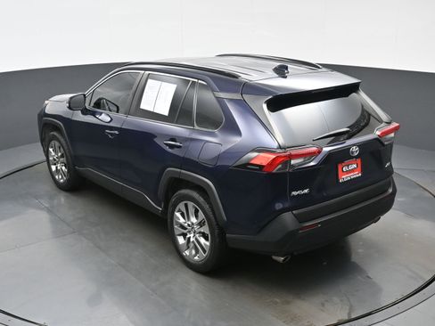 Used 2020 Toyota RAV4 XLE Premium FWD image 38