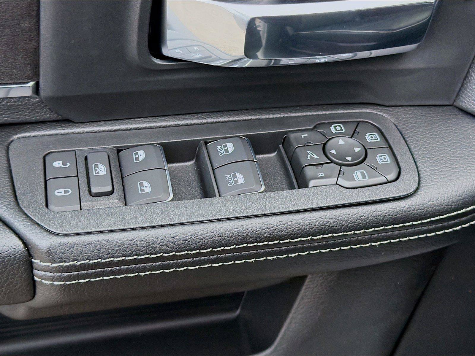 New 2026 RAM 2500 Laramie AWD/4WD image 22