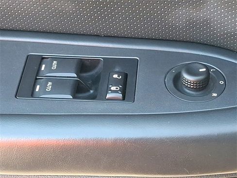 Used 2010 Dodge Challenger R/T image 19