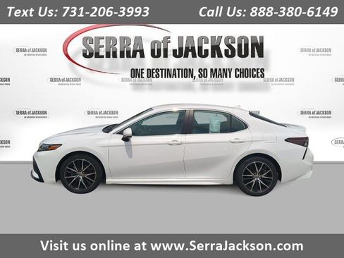 Used 2021 Toyota Camry SE FWD image 1