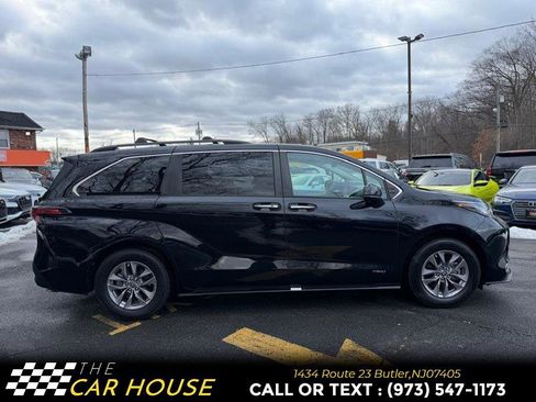 Used 2021 Toyota Sienna XLE image 7