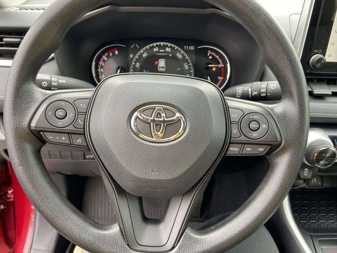 Used 2025 Toyota RAV4 XLE w/ Convenience Package image 33